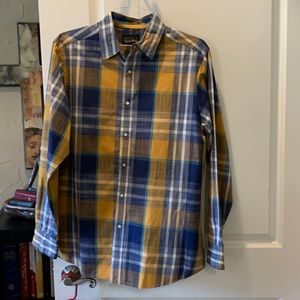 Ne’er been worn Daniel Cremieux orange and blue plaid snaps